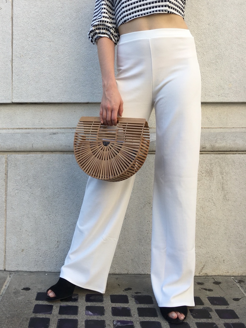 Minimalist High-Waist Wide Leg Flowy White Pants Women Size 6